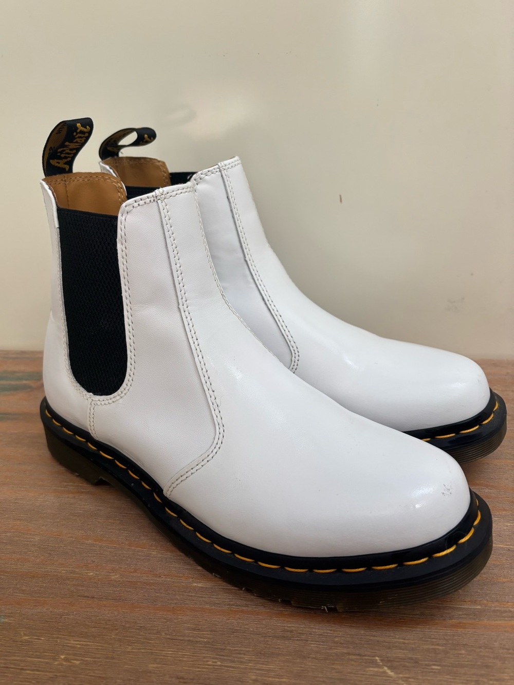Dr. Martens 2976 Chelsea white smooth matte leather boots 10